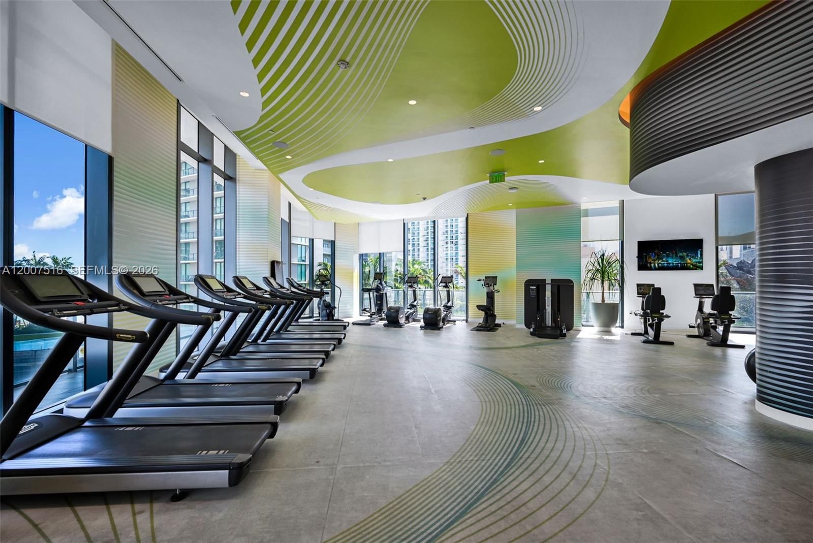 Real estate property located at 501 31st St #3704, Miami-dade, Paraiso Bayviews Condo, Miami, FL