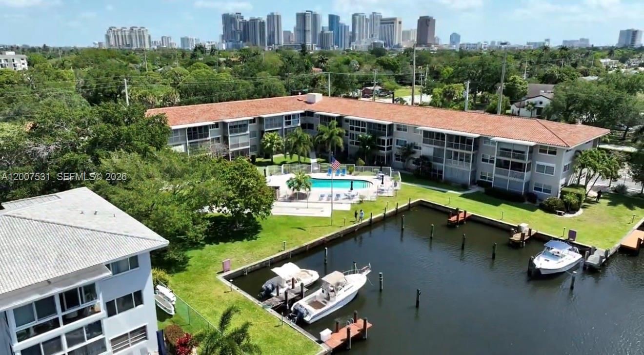 Real estate property located at 900 12th St #110, Broward, Rio Nuevo A Condo, Fort Lauderdale, FL