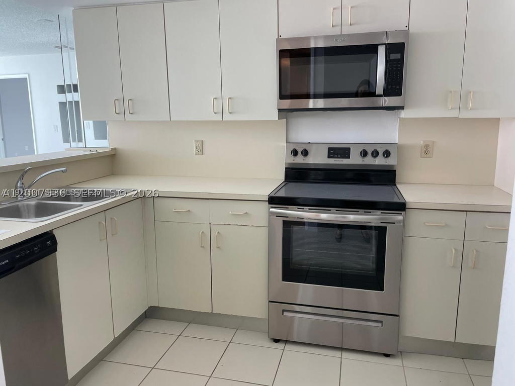 Real estate property located at 5880 Collins Ave #1006, Miami-dade, La Rive Gauche Condo, Miami Beach, FL