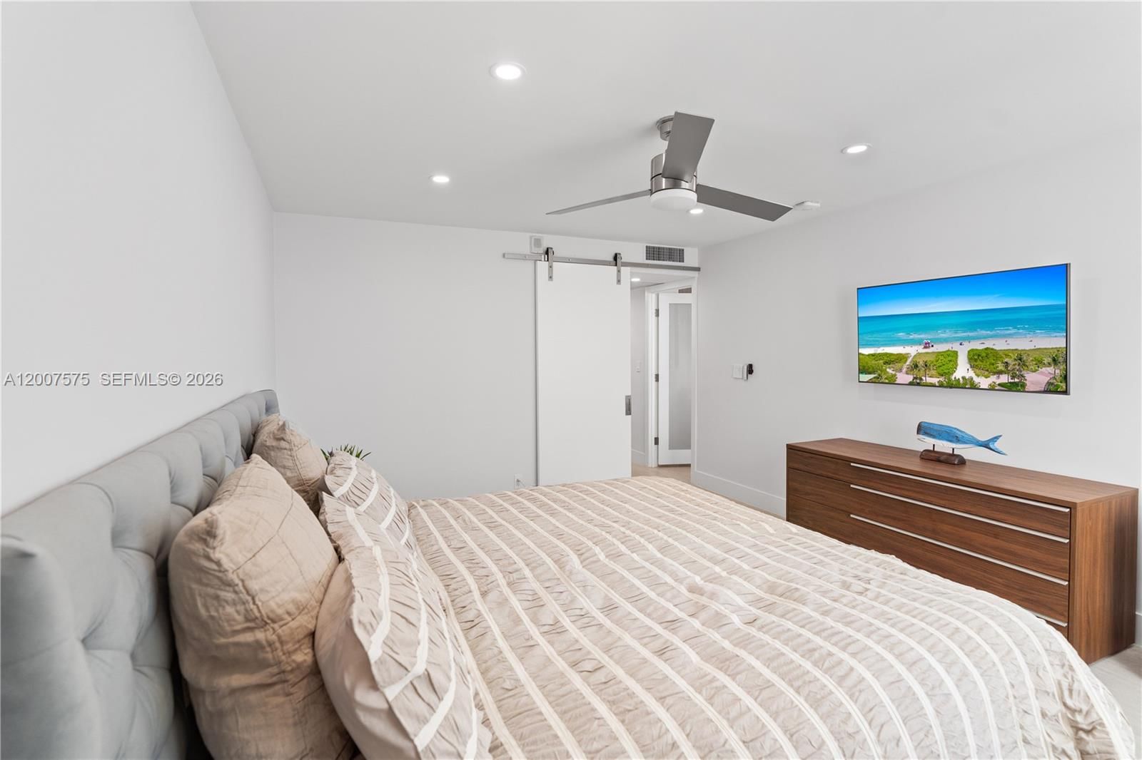 Real estate property located at 2030 Ocean Dr #918, Broward, Parker Plaza Condo Estate, Hallandale Beach, FL