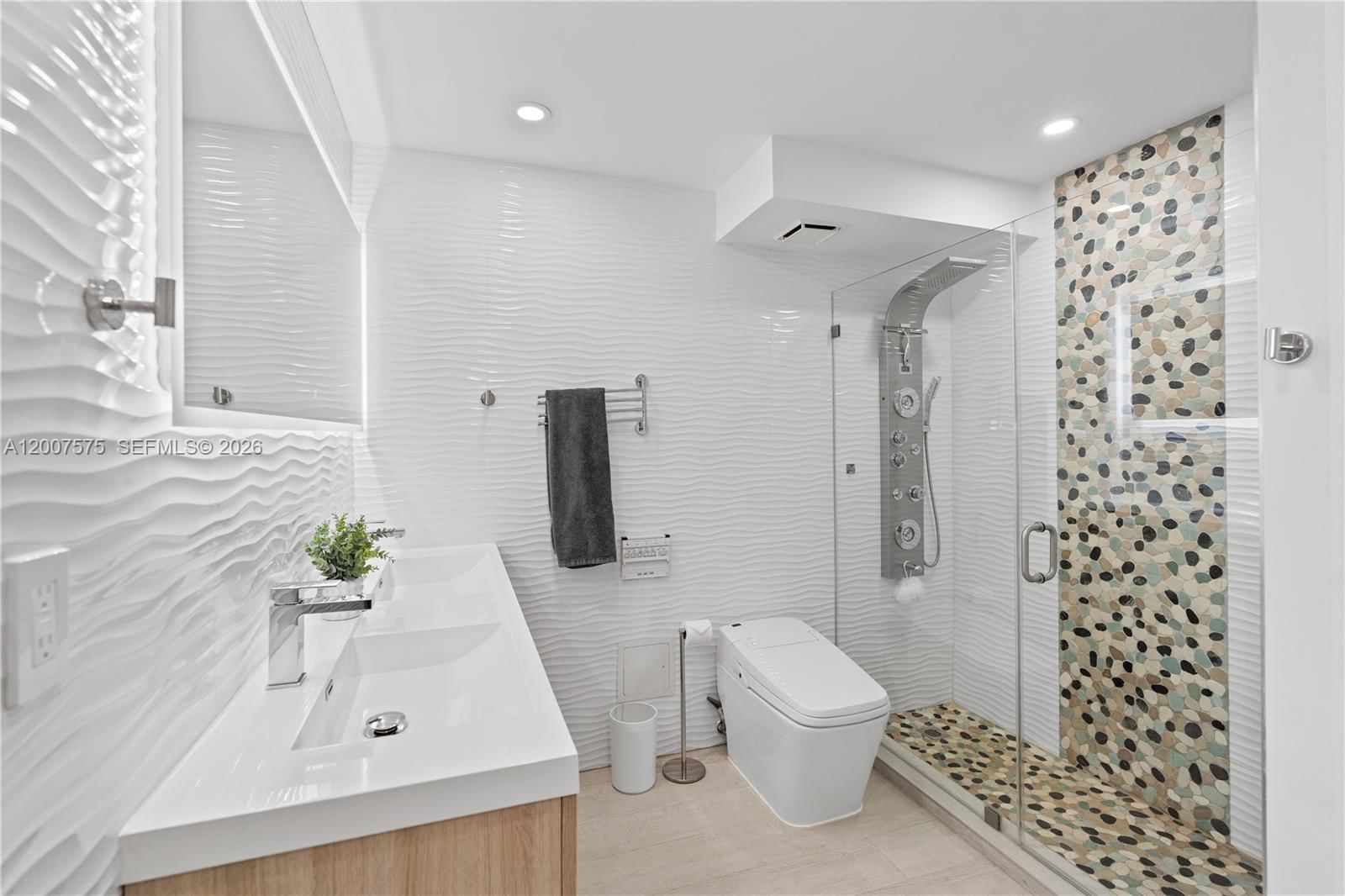 Real estate property located at 2030 Ocean Dr #918, Broward, Parker Plaza Condo Estate, Hallandale Beach, FL