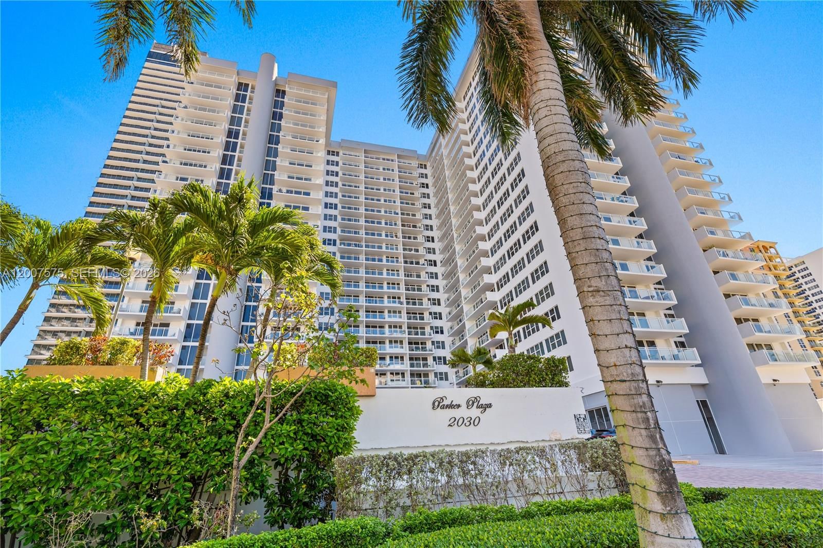 Real estate property located at 2030 Ocean Dr #918, Broward, Parker Plaza Condo Estate, Hallandale Beach, FL