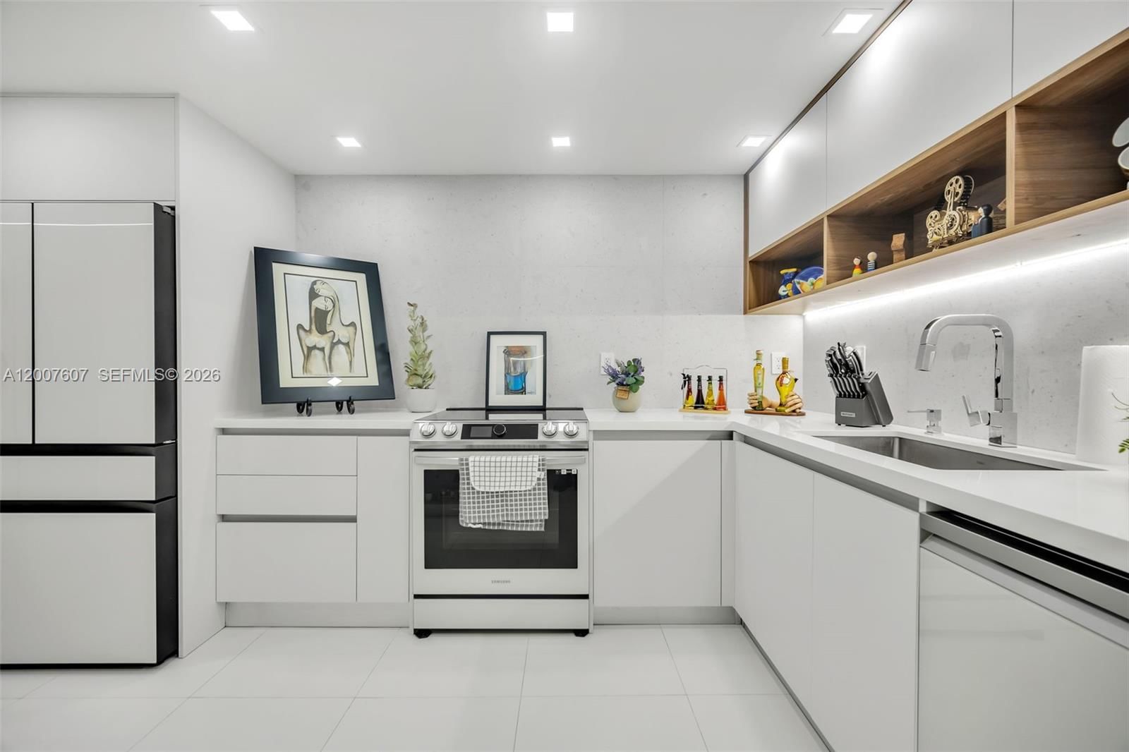 Real estate property located at 6801 Indian Creek Dr #304, Miami-dade, Boston Plaza Condo, Miami Beach, FL