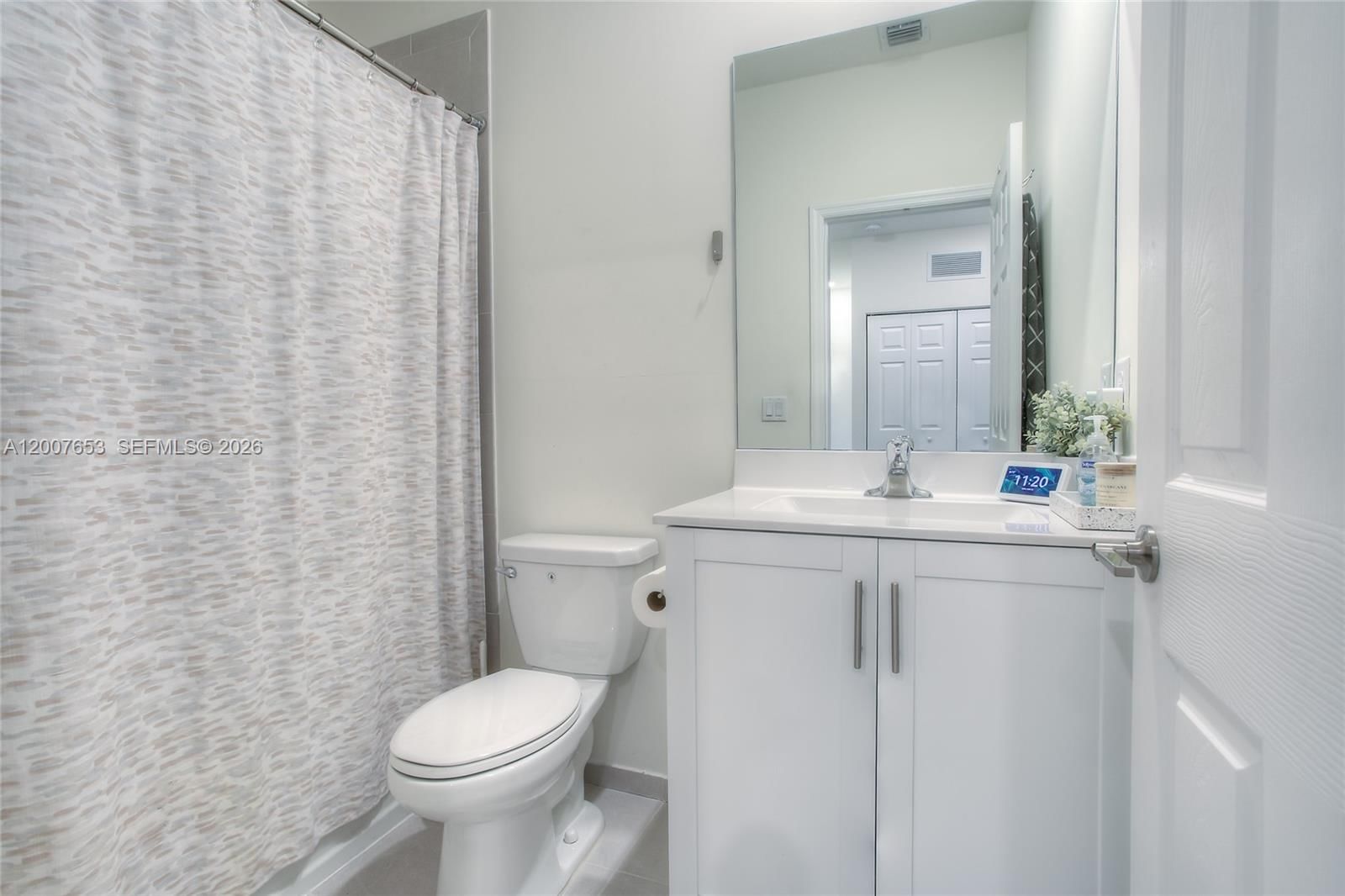 Real estate property located at 11017 33rd Way, Miami-dade, Aquabella North Replat, Hialeah, FL