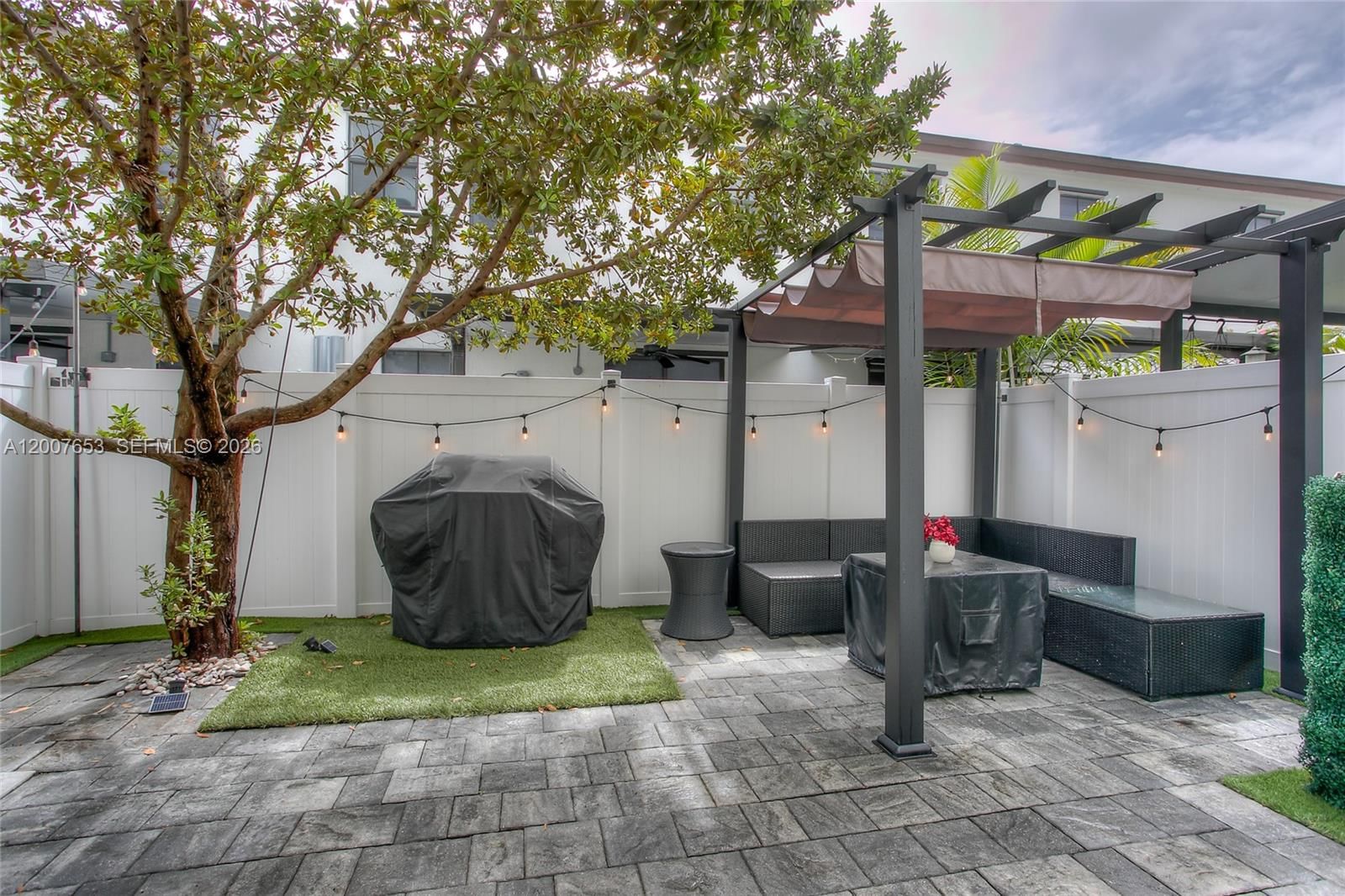 Real estate property located at 11017 33rd Way, Miami-dade, Aquabella North Replat, Hialeah, FL