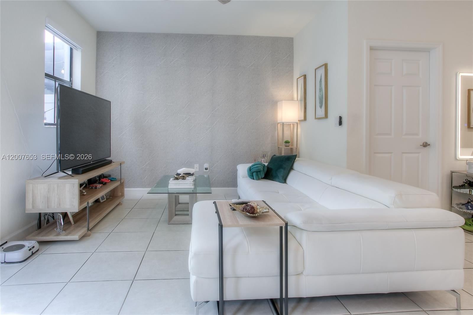 Real estate property located at 11017 33rd Way, Miami-dade, Aquabella North Replat, Hialeah, FL