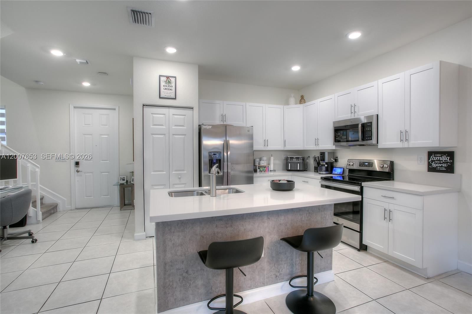 Real estate property located at 11017 33rd Way, Miami-dade, Aquabella North Replat, Hialeah, FL