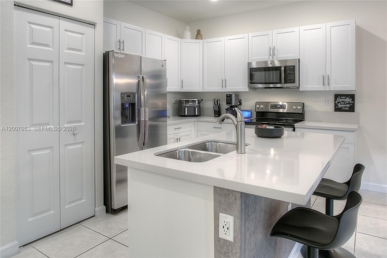 Real estate property located at 11017 33rd Way, Miami-dade, Aquabella North Replat, Hialeah, FL