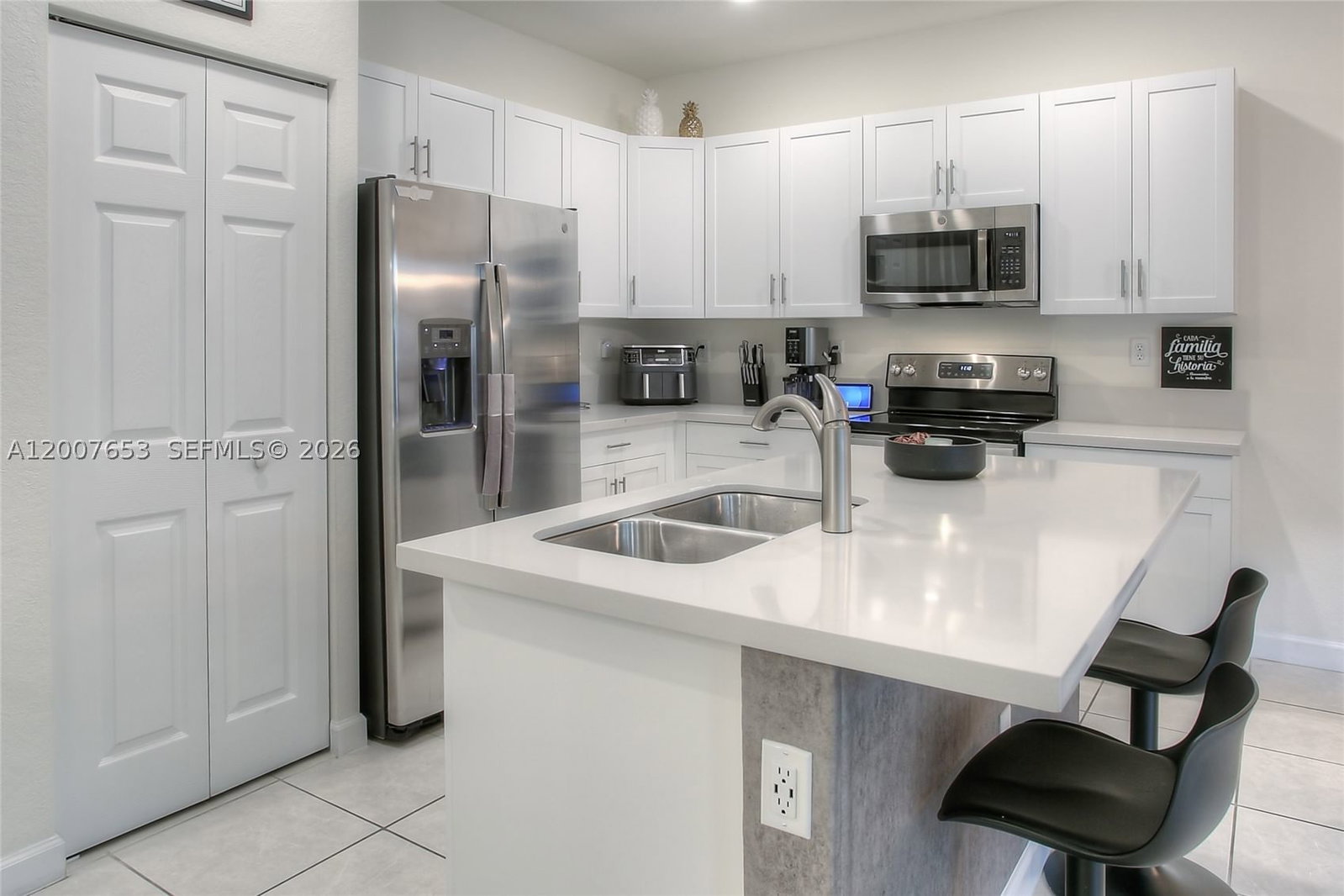 Real estate property located at 11017 33rd Way, Miami-dade, Aquabella North Replat, Hialeah, FL