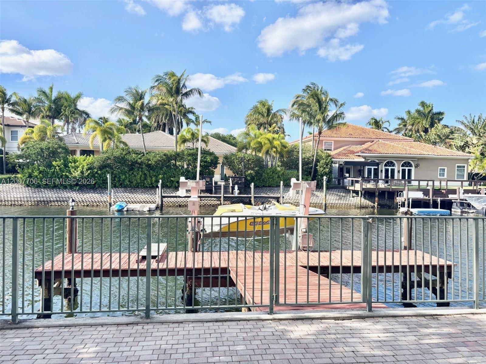 Real estate property located at 1141 Waterside Ln, Broward, Three Islands 3rd Section, Hollywood, FL