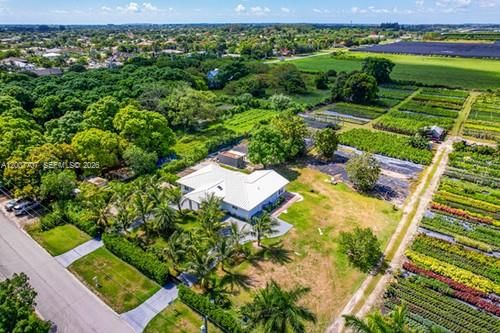 Real estate property located at 13770 192nd St, Miami-dade, 5.5 Acre W 4/3 Crossfenced, Miami, FL