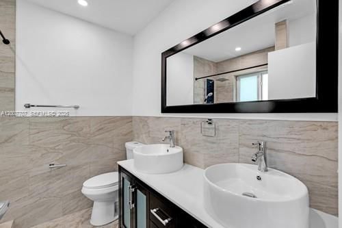 Real estate property located at 13770 192nd St, Miami-dade, 5.5 Acre W 4/3 Crossfenced, Miami, FL