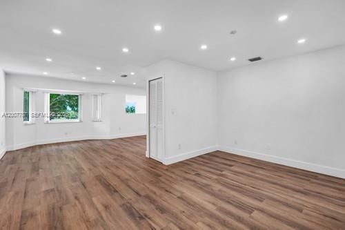 Real estate property located at 13770 192nd St, Miami-dade, 5.5 Acre W 4/3 Crossfenced, Miami, FL