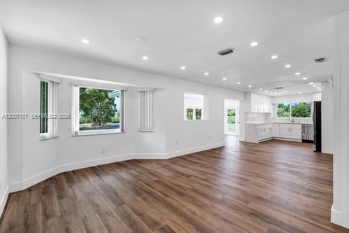 Real estate property located at 13770 192nd St, Miami-dade, 5.5 Acre W 4/3 Crossfenced, Miami, FL