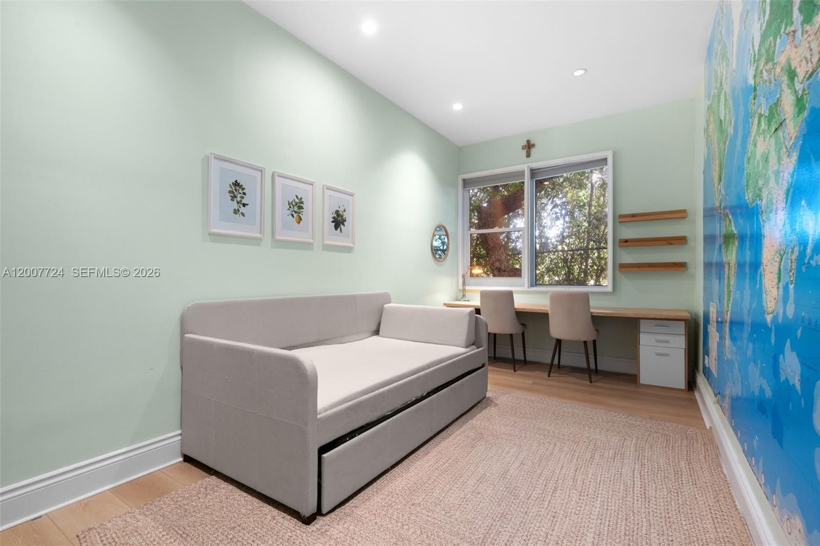 Real estate property located at 200 Ocean Lane Dr #108, Miami-dade, Island House Apt Inc - Co, Key Biscayne, FL