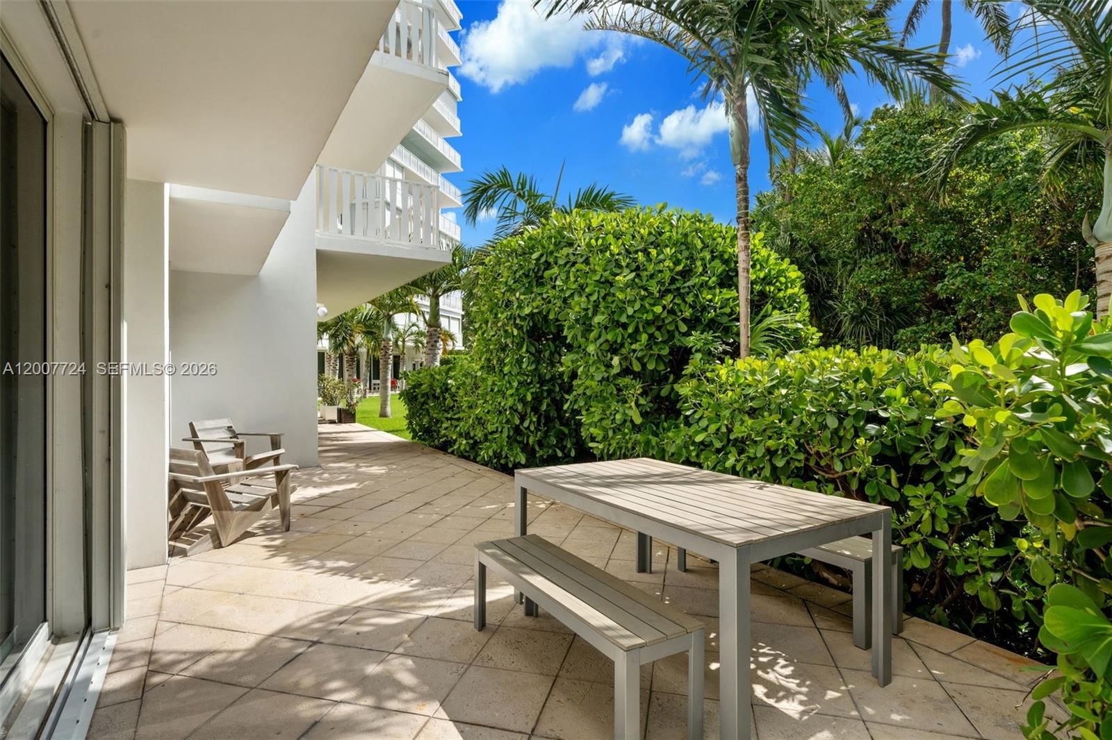 Real estate property located at 200 Ocean Lane Dr #108, Miami-dade, Island House Apt Inc - Co, Key Biscayne, FL