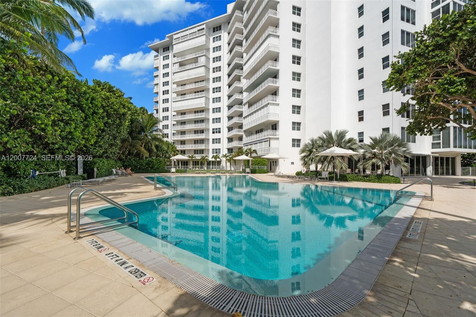 Real estate property located at 200 Ocean Lane Dr #108, Miami-dade, Island House Apt Inc - Co, Key Biscayne, FL