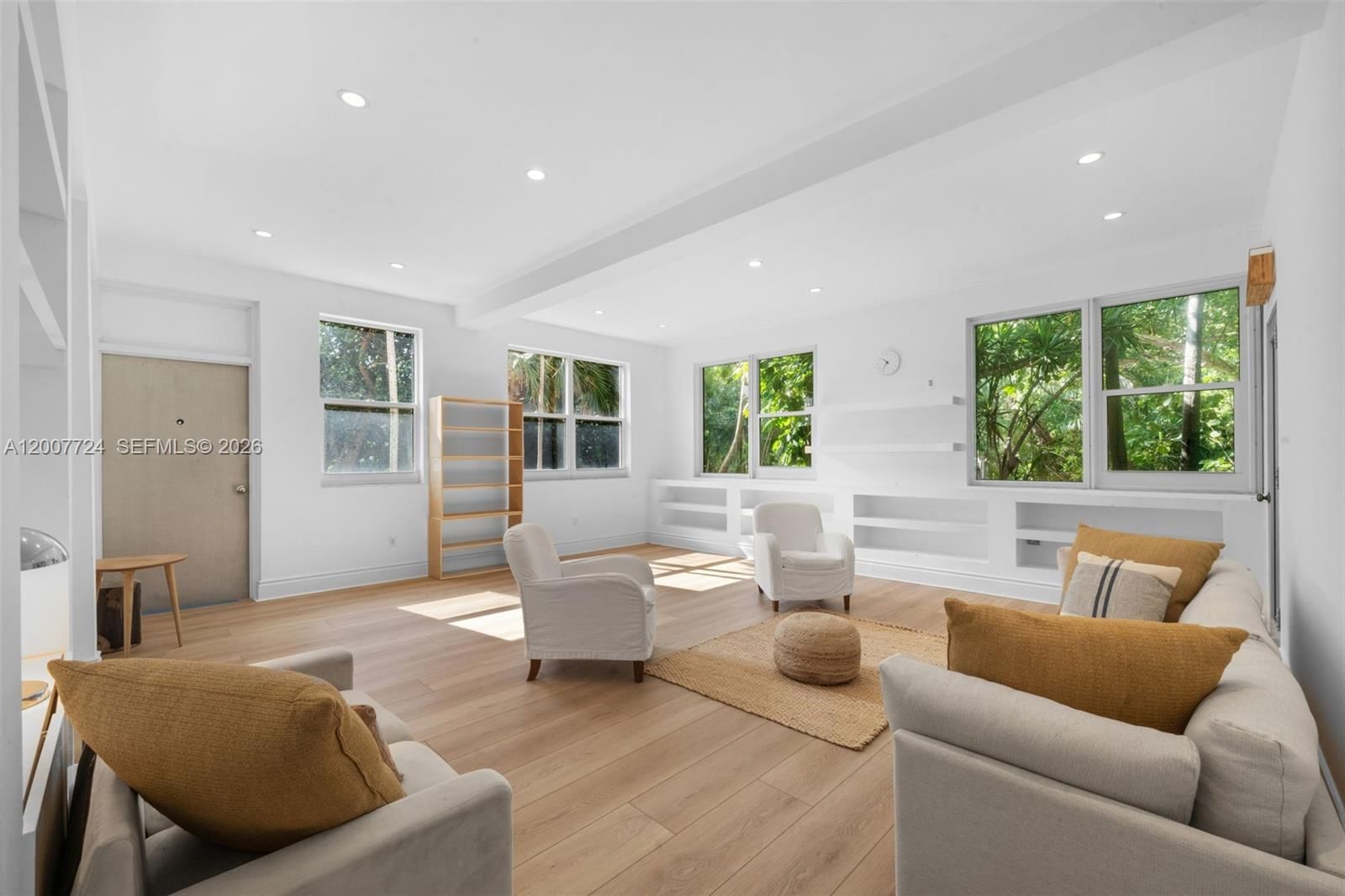 Real estate property located at 200 Ocean Lane Dr #108, Miami-dade, Island House Apt Inc - Co, Key Biscayne, FL