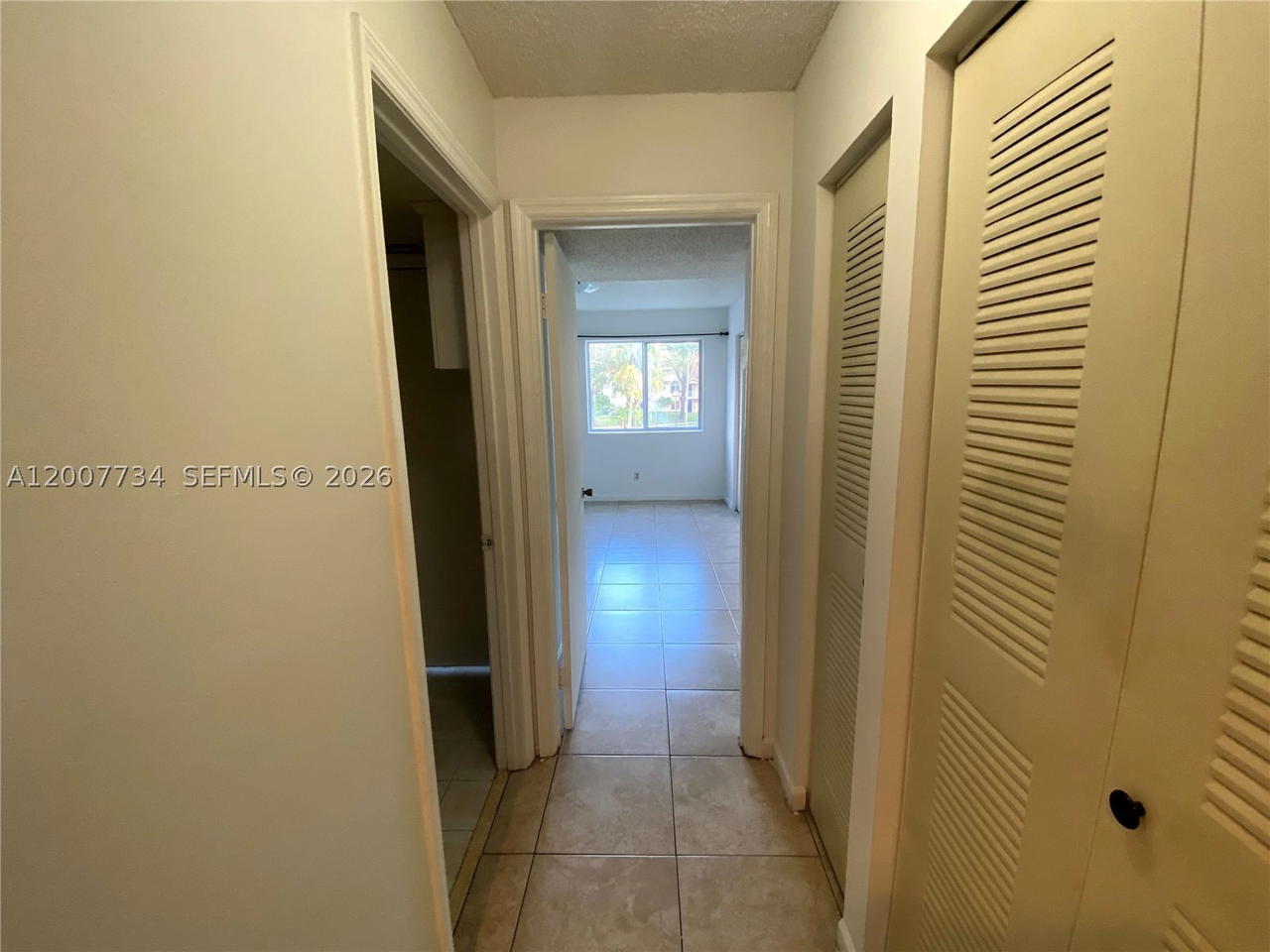 Real estate property located at 10521 158th Ct #206, Miami-dade, Royal Palm Place, Miami, FL