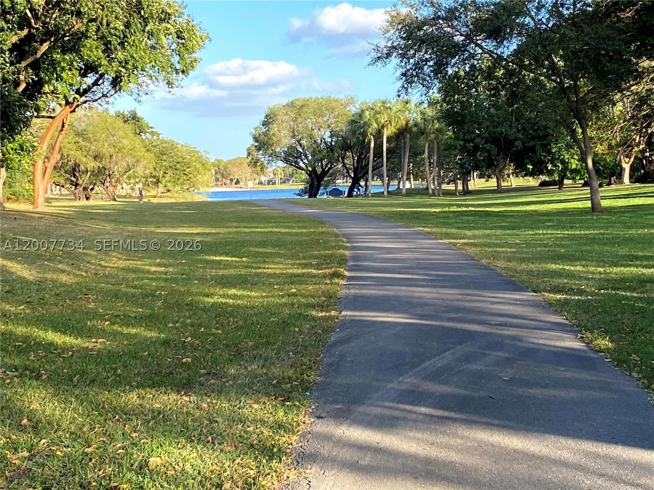 Real estate property located at 10521 158th Ct #206, Miami-dade, Royal Palm Place, Miami, FL