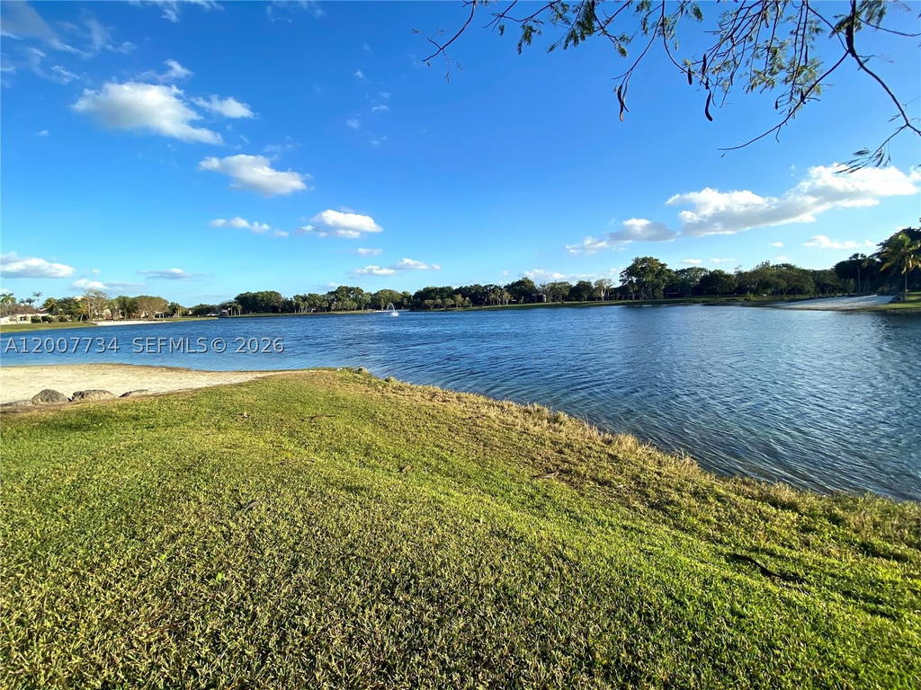 Real estate property located at 10521 158th Ct #206, Miami-dade, Royal Palm Place, Miami, FL