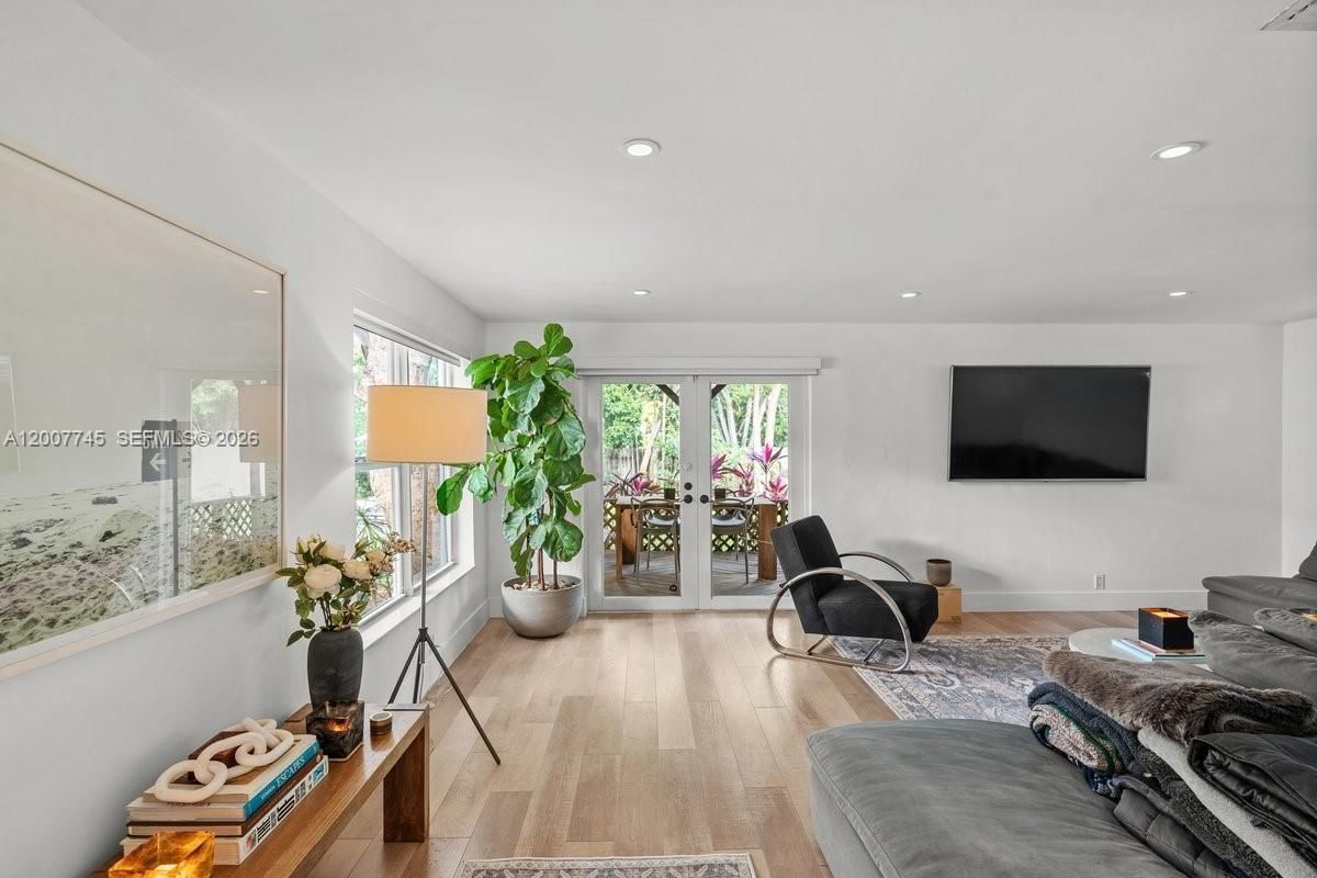 Real estate property located at 11790 8th Ave, Miami-dade, Griffing Biscayne Park Es, Biscayne Park, FL