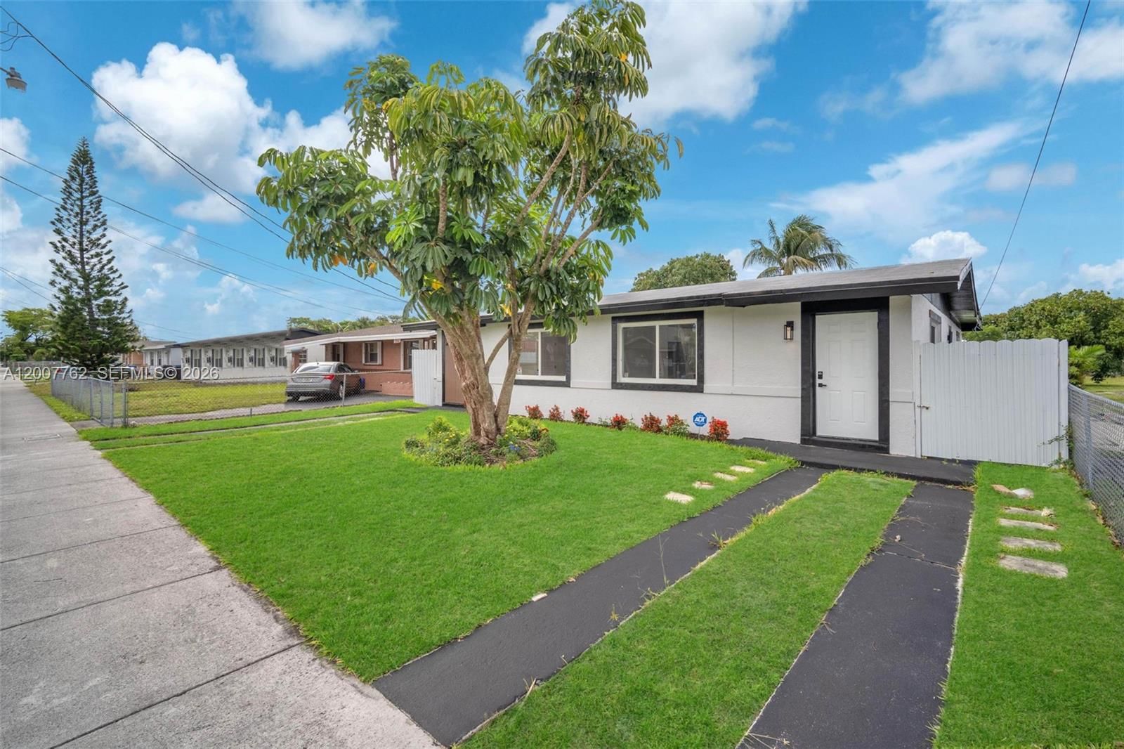 Real estate property located at 2572 20th St, Broward, North West Lauderdale, Fort Lauderdale, FL