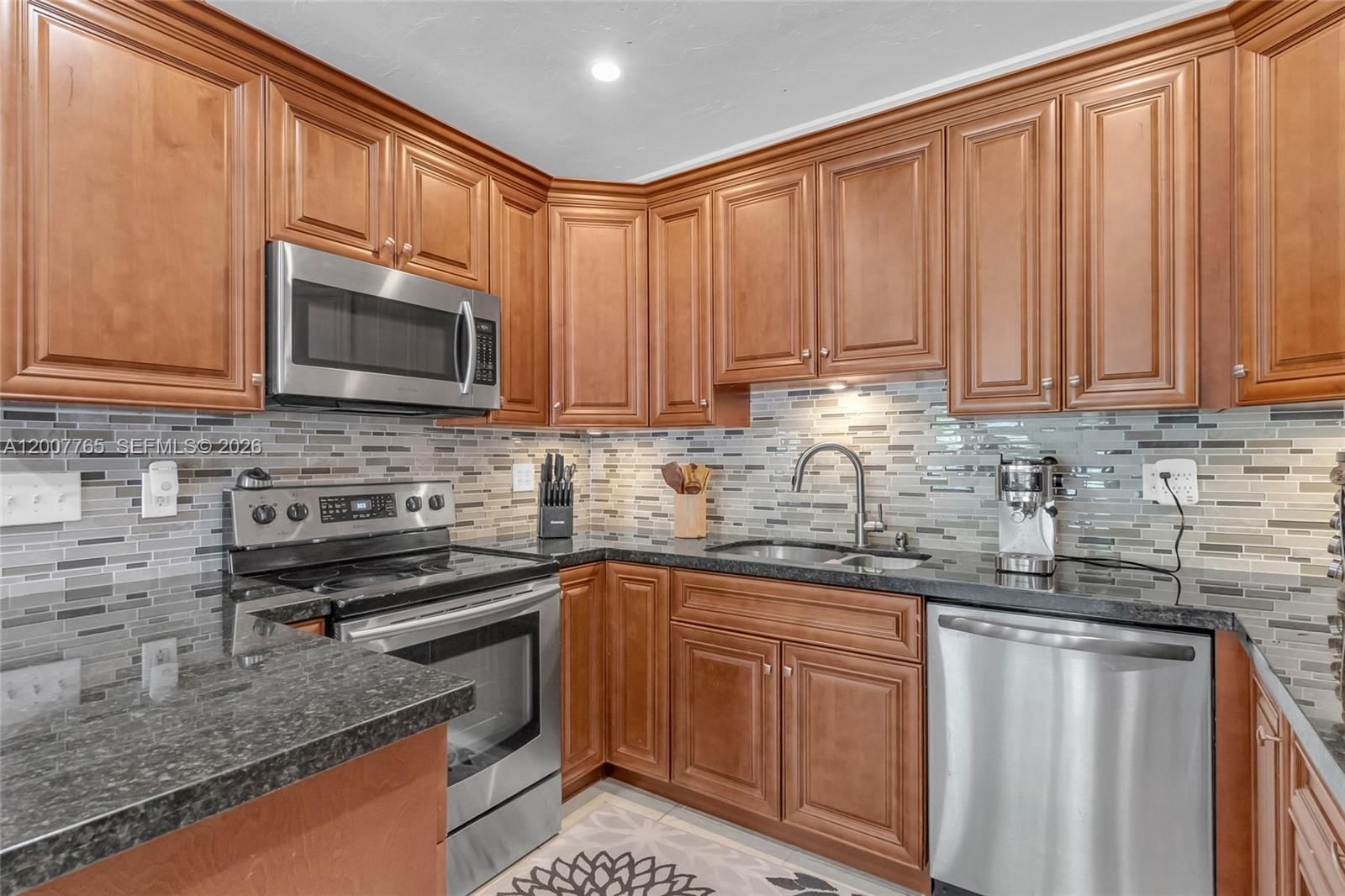 Real estate property located at 921 31st Ct, Broward, Breezy Manor Amended, Hollywood, FL