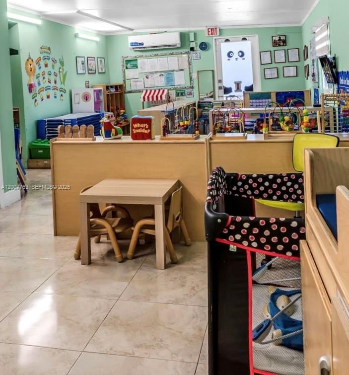 Real estate property located at 4041 117th Ave, Miami-dade, Westwood Lake, Miami, FL