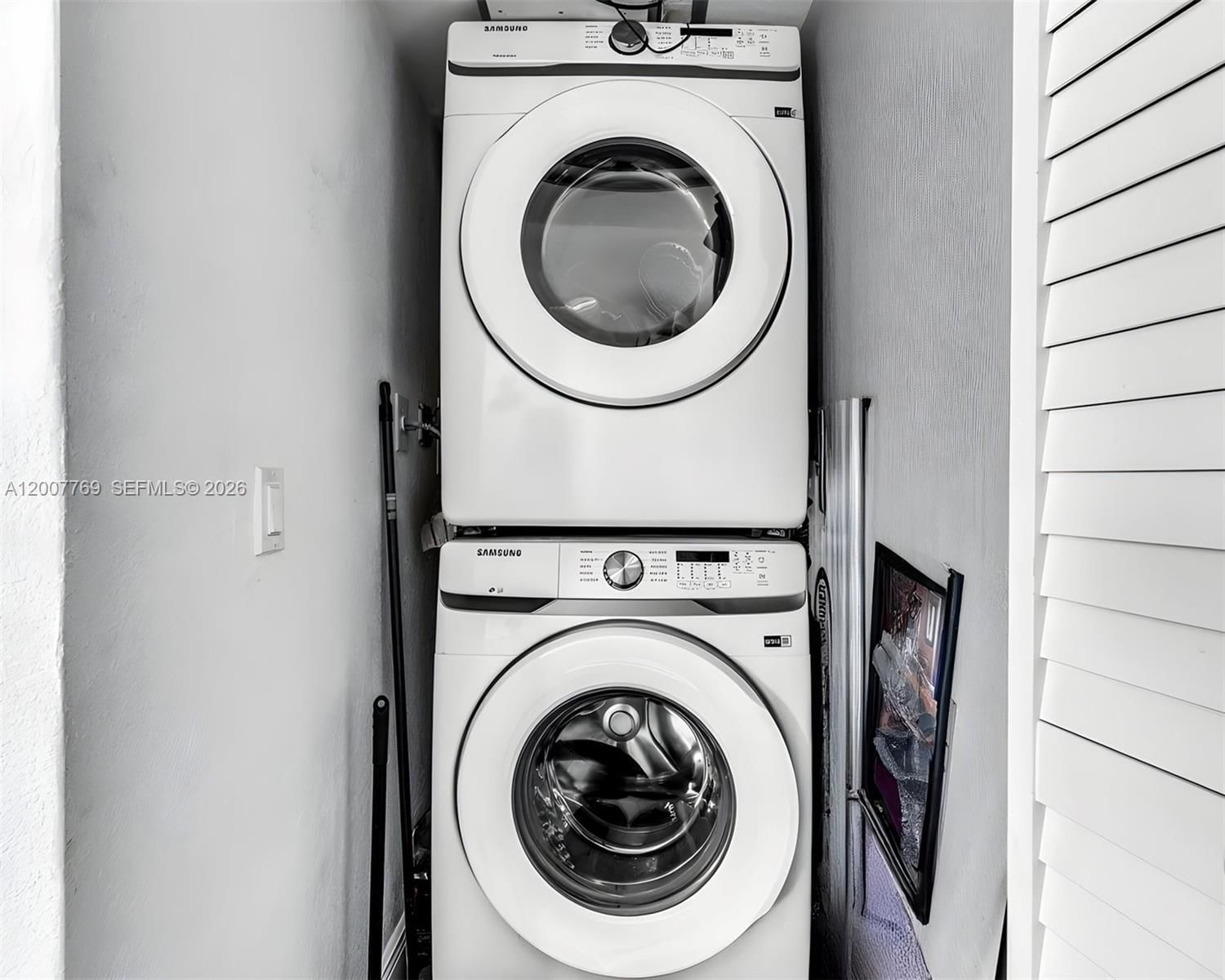 Real estate property located at 4041 117th Ave, Miami-dade, Westwood Lake, Miami, FL