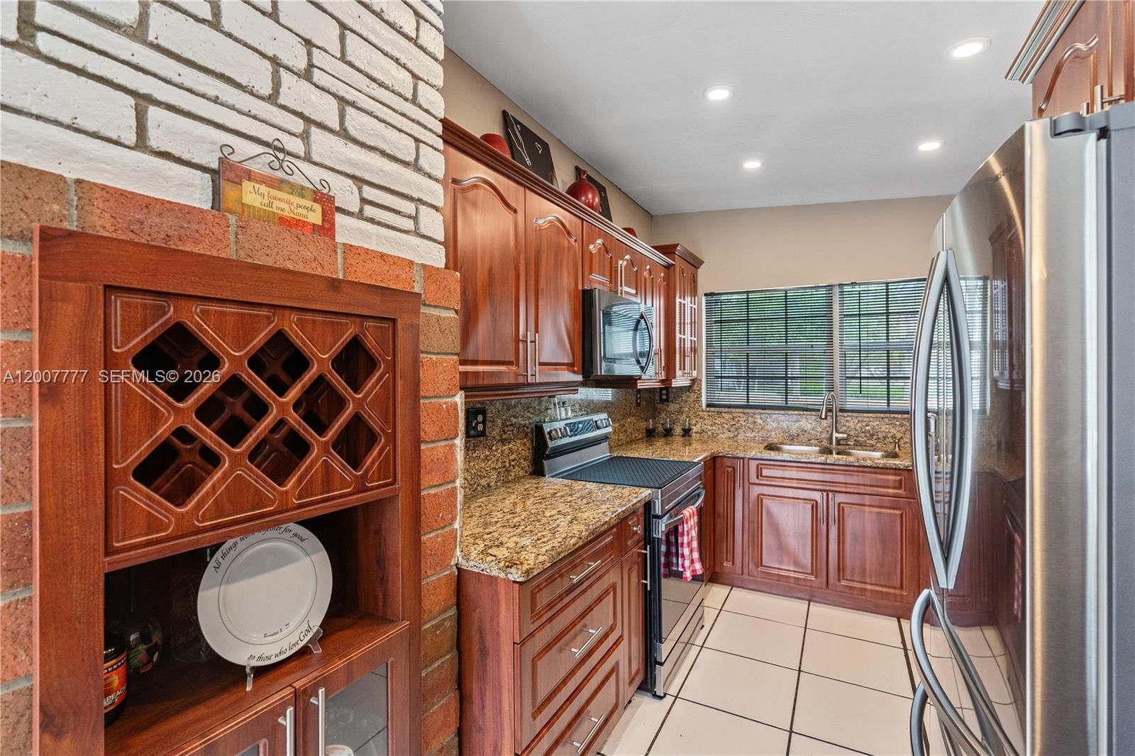 Real estate property located at 9500 Caribbean Blvd, Miami-dade, South Coral Homes Sec 2, Cutler Bay, FL