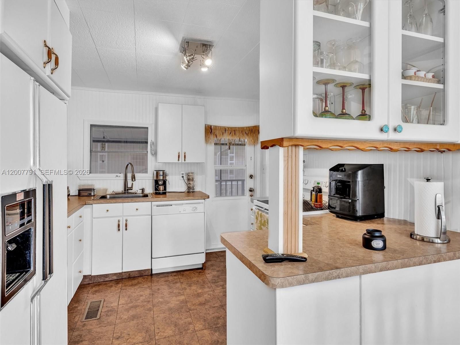 Real estate property located at 2061 83rd Ave, Broward, Park City Sec Three, Davie, FL