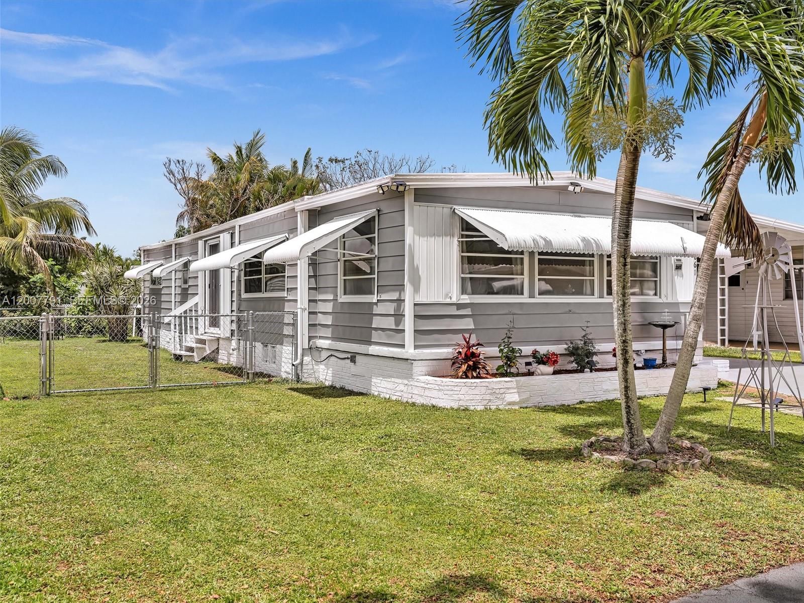 Real estate property located at 2061 83rd Ave, Broward, Park City Sec Three, Davie, FL