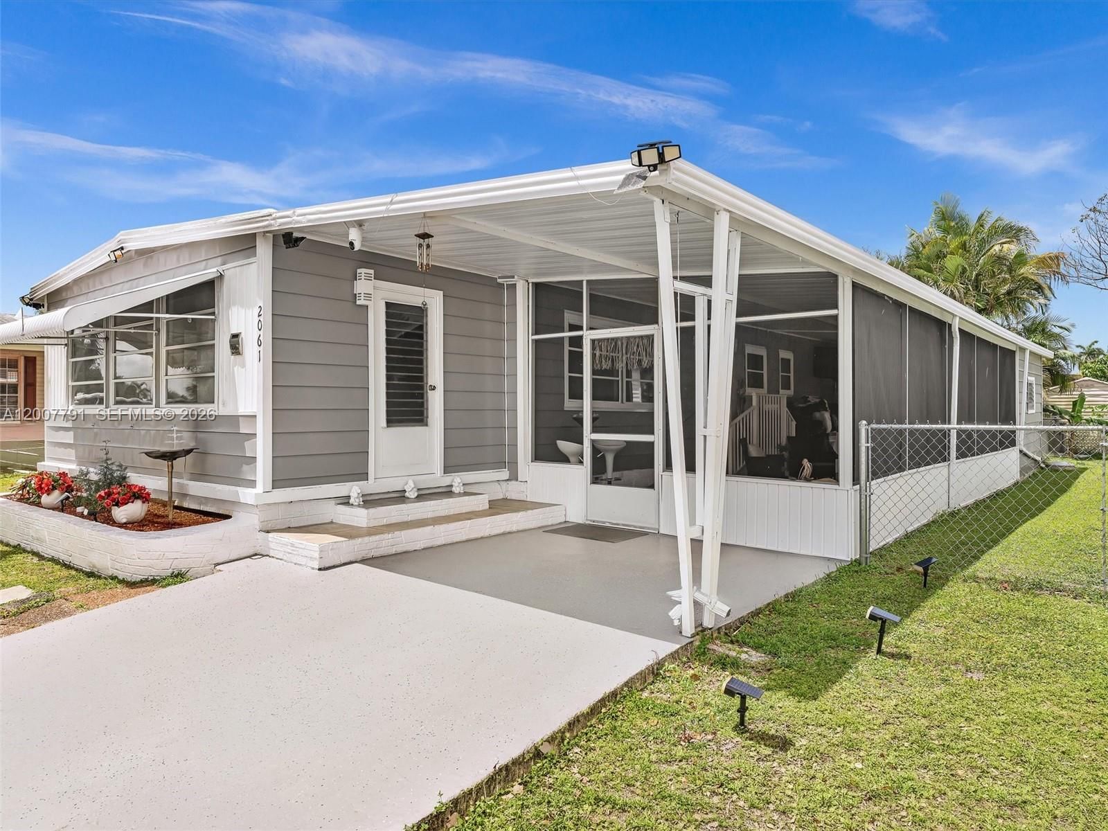 Real estate property located at 2061 83rd Ave, Broward, Park City Sec Three, Davie, FL