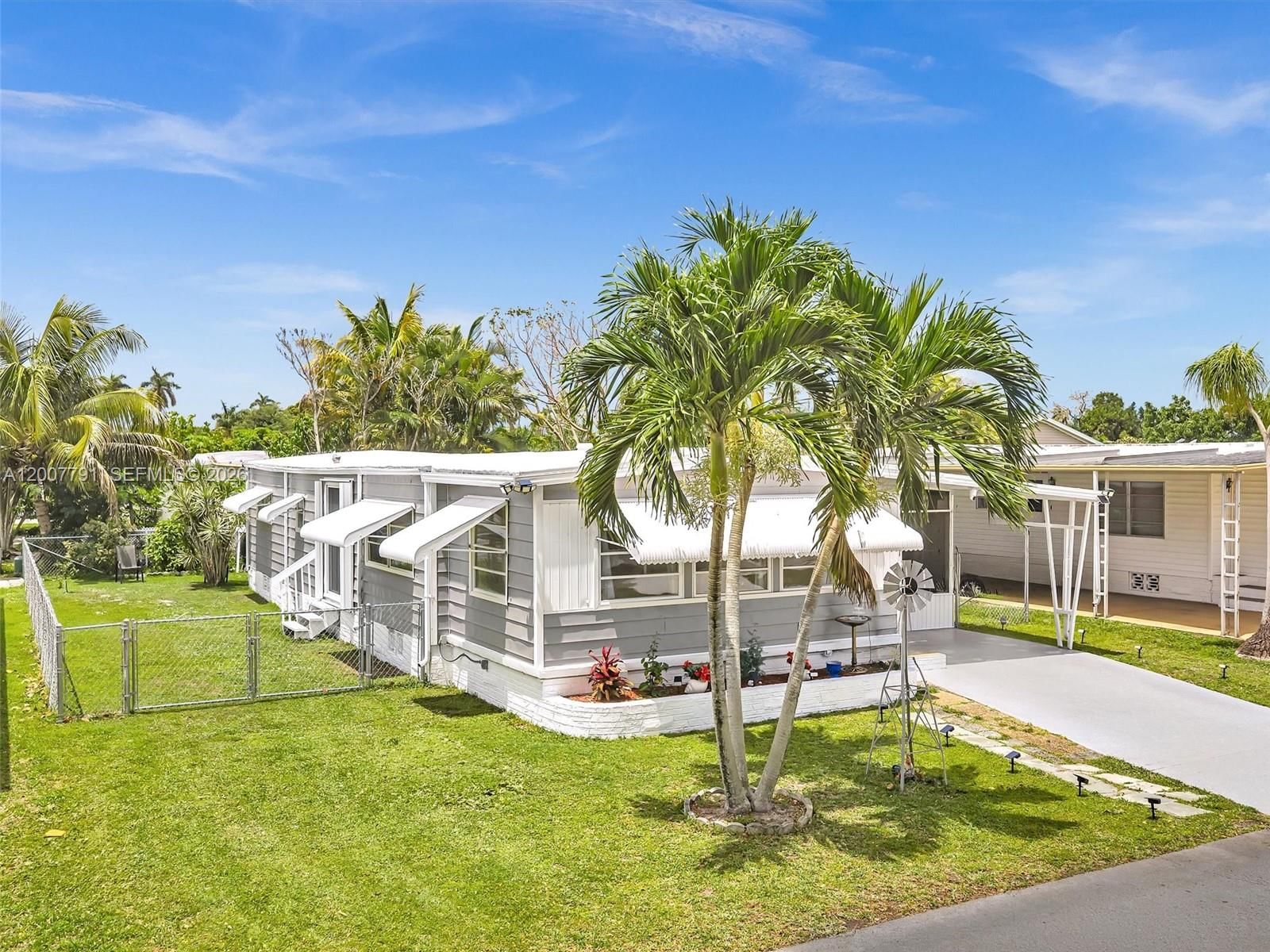 Real estate property located at 2061 83rd Ave, Broward, Park City Sec Three, Davie, FL