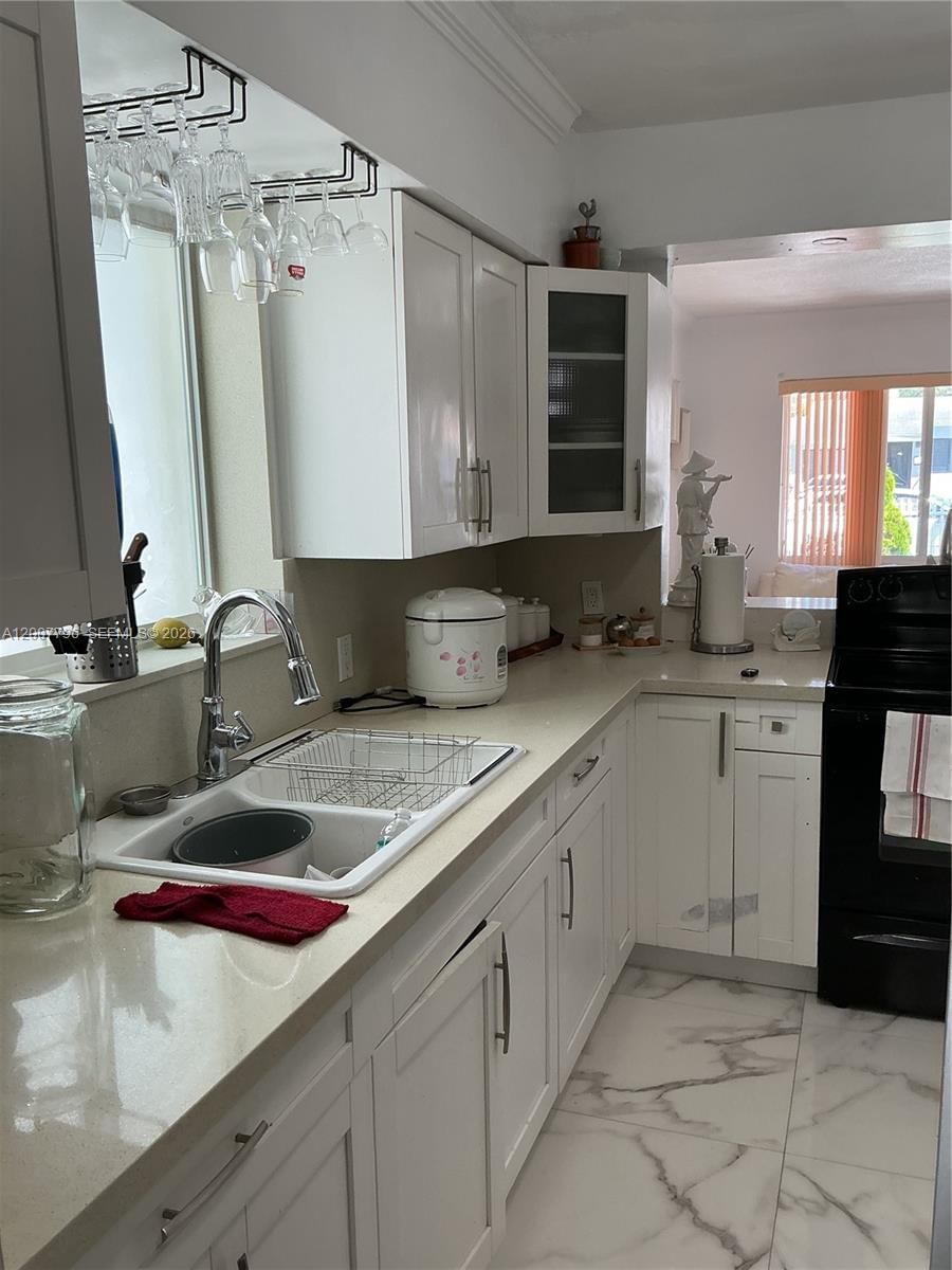 Real estate property located at 3630 3rd St, Miami-dade, Kirkland Heights Amd, Miami, FL