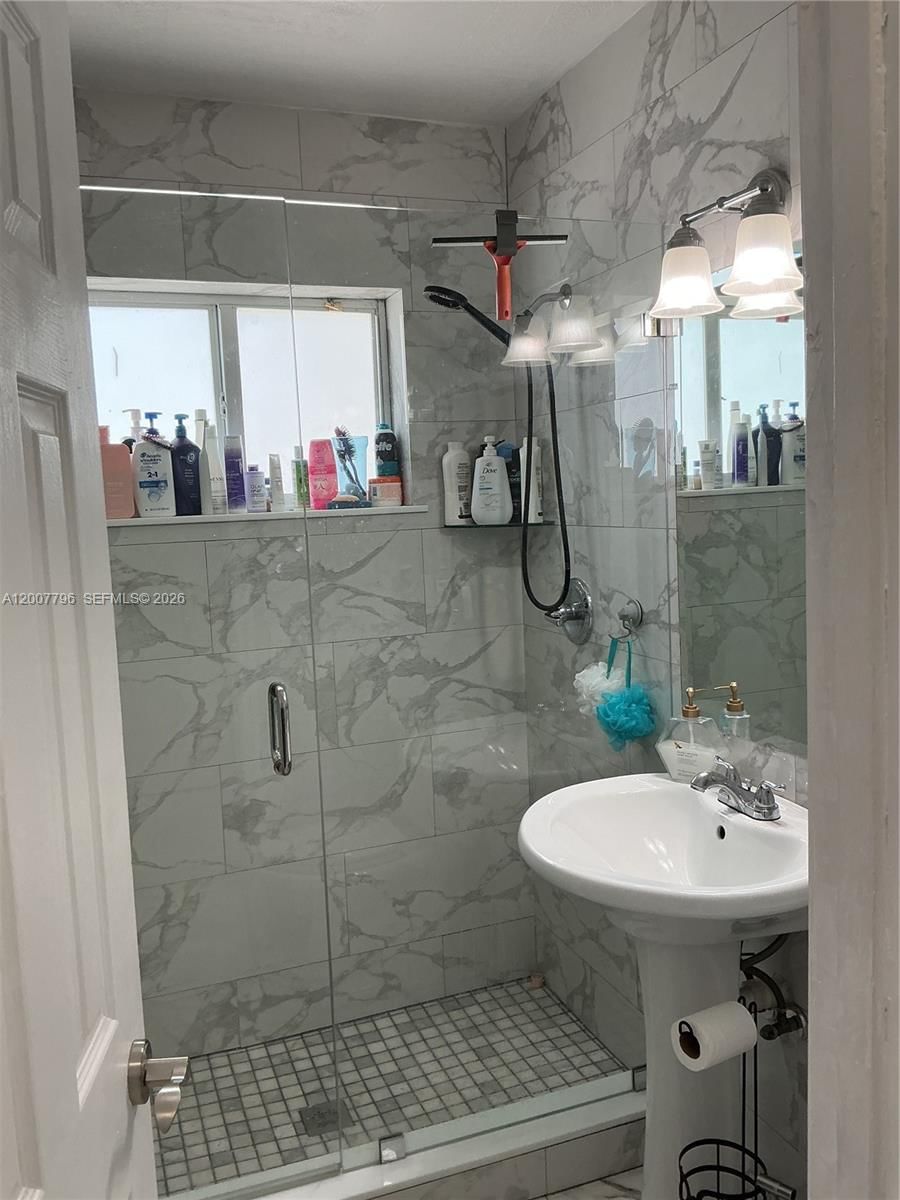 Real estate property located at 3630 3rd St, Miami-dade, Kirkland Heights Amd, Miami, FL