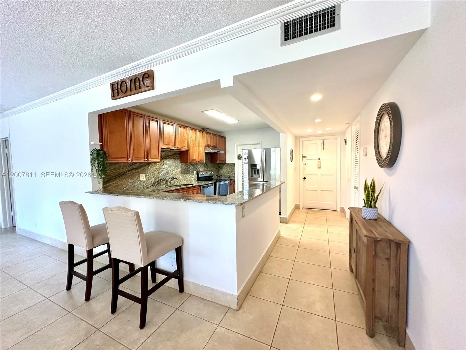 Real estate property located at 1001 Hillcrest Ct #306, Broward, Hillcrest Country Club Apt, Hollywood, FL