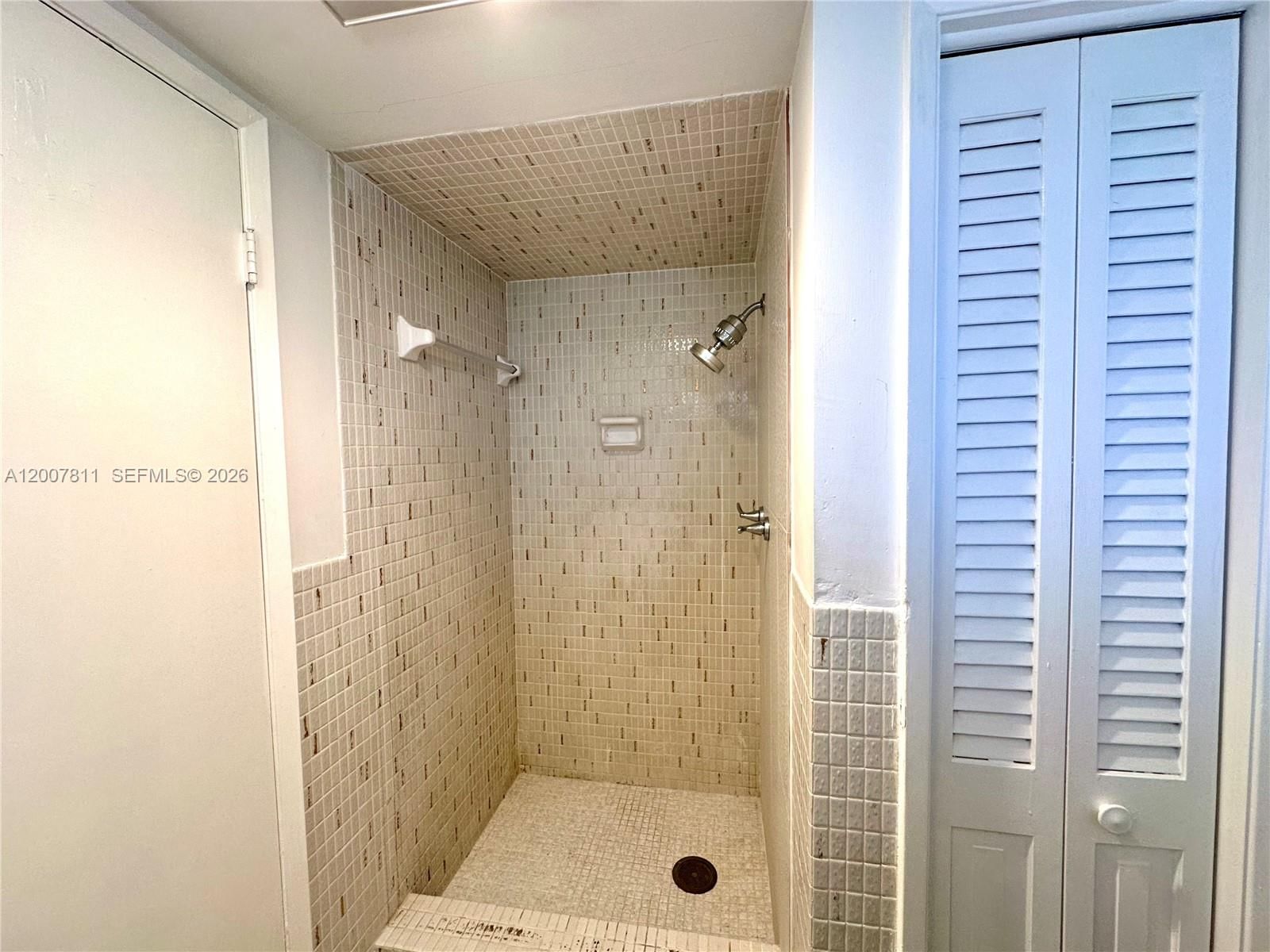 Real estate property located at 1001 Hillcrest Ct #306, Broward, Hillcrest Country Club Apt, Hollywood, FL