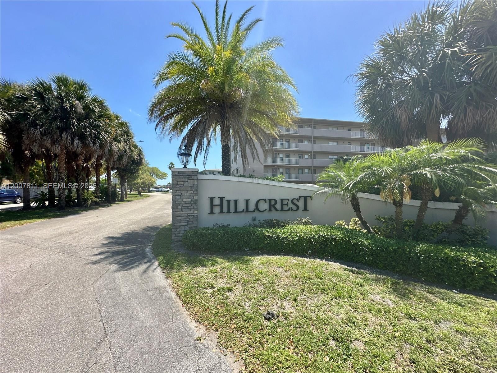 Real estate property located at 1001 Hillcrest Ct #306, Broward, Hillcrest Country Club Apt, Hollywood, FL