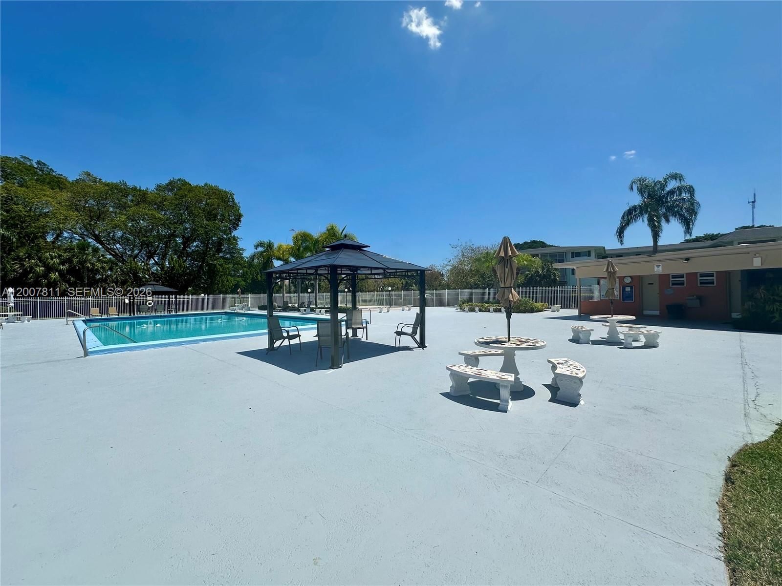 Real estate property located at 1001 Hillcrest Ct #306, Broward, Hillcrest Country Club Apt, Hollywood, FL