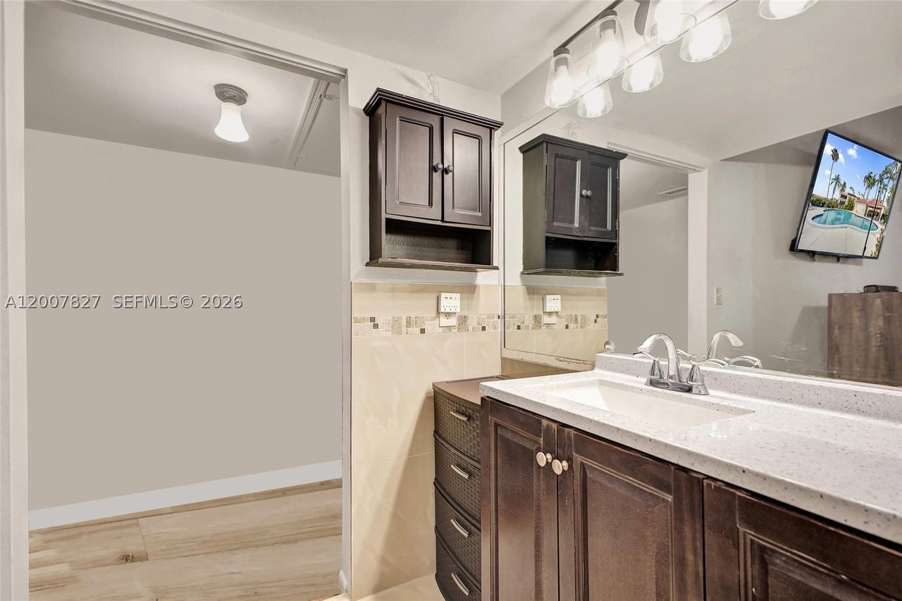 Real estate property located at 20025 3rd Ct #8, Miami-dade, Quatraine Condo I Ph I, Miami, FL