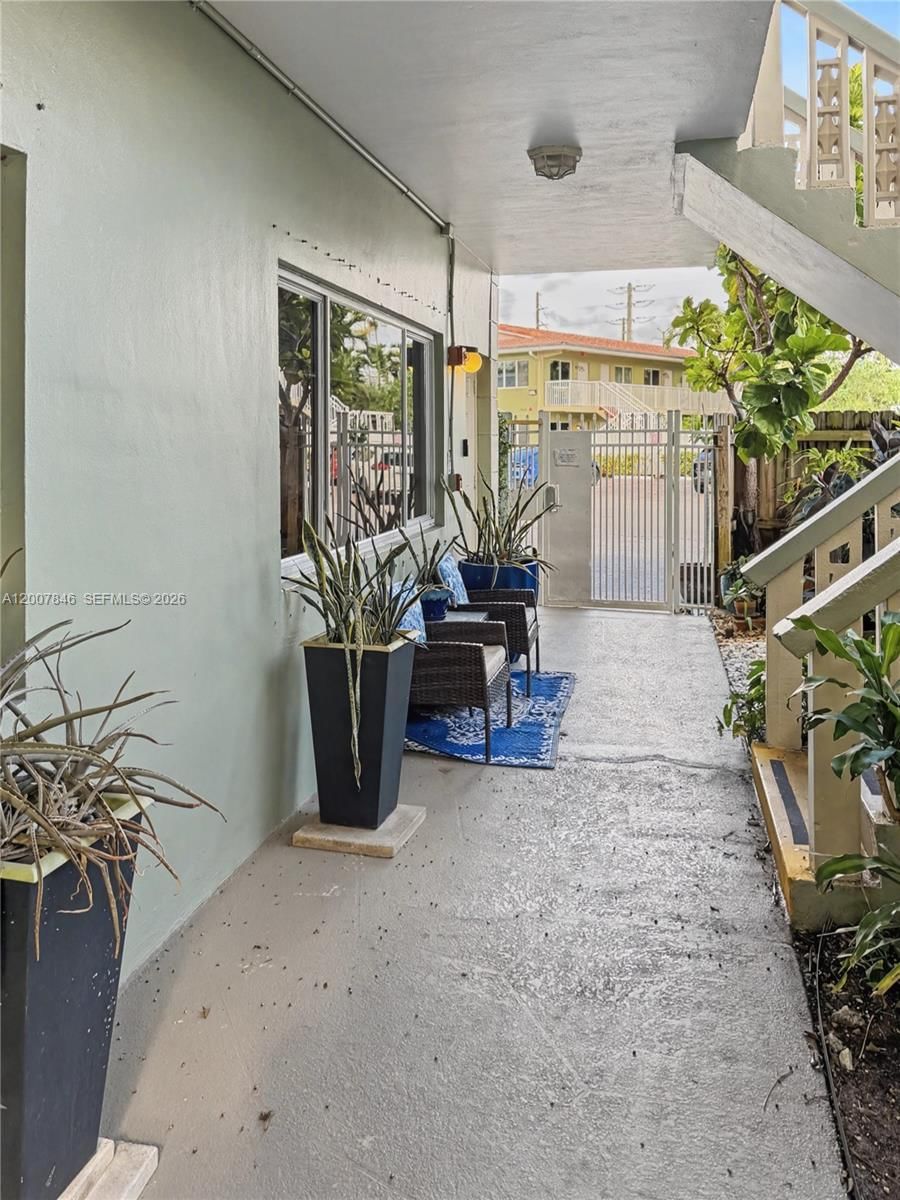 Real estate property located at 1423 Holly Heights Dr #11, Broward, Cascade At Holly Heights, Fort Lauderdale, FL