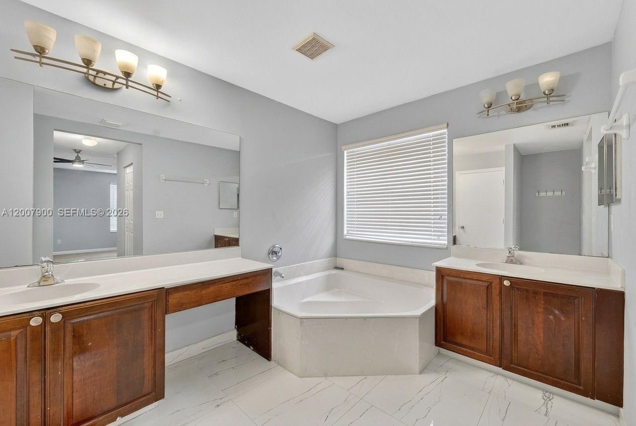 Real estate property located at 16438 28th St, Broward, North 29 Assoc, Miramar, FL