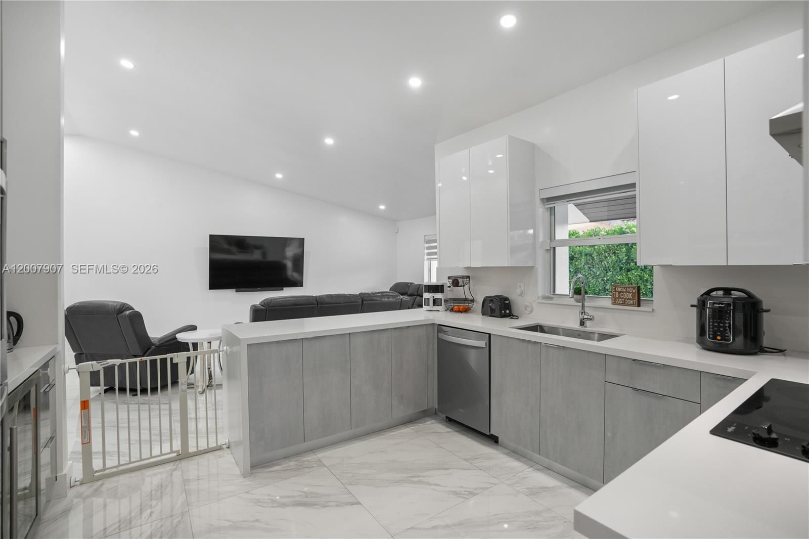 Real estate property located at 14005 17th Ter, Miami-dade, Miche Gardens, Miami, FL