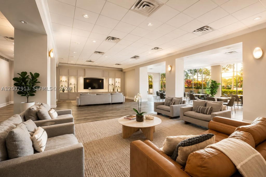 Real estate property located at 5600 Collins Ave #15B, Miami-dade, 5600 Condo, Miami Beach, FL