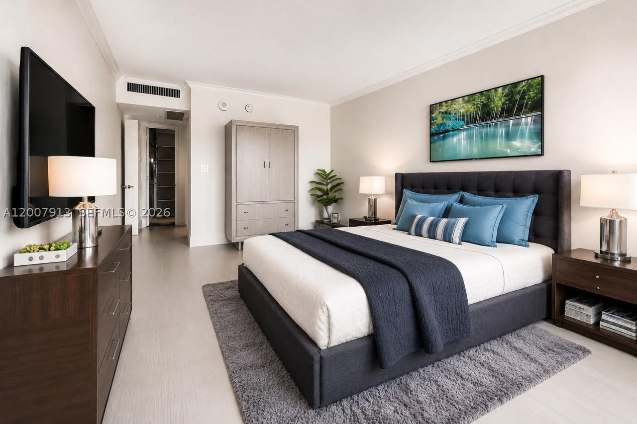 Real estate property located at 5600 Collins Ave #15B, Miami-dade, 5600 Condo, Miami Beach, FL