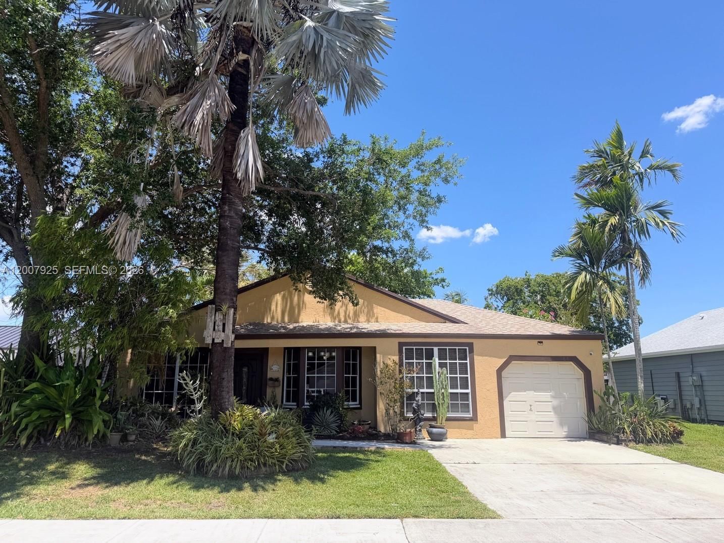 Real estate property located at 13541 10th Pl, Broward, Family Homes, Davie, FL
