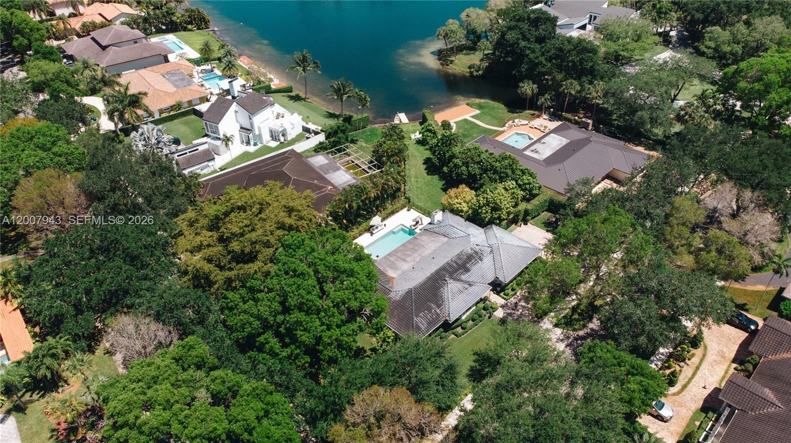 Real estate property located at 16241 Troon Cir, Miami-dade, Miami Lakes - Loch Lomond, Miami Lakes, FL