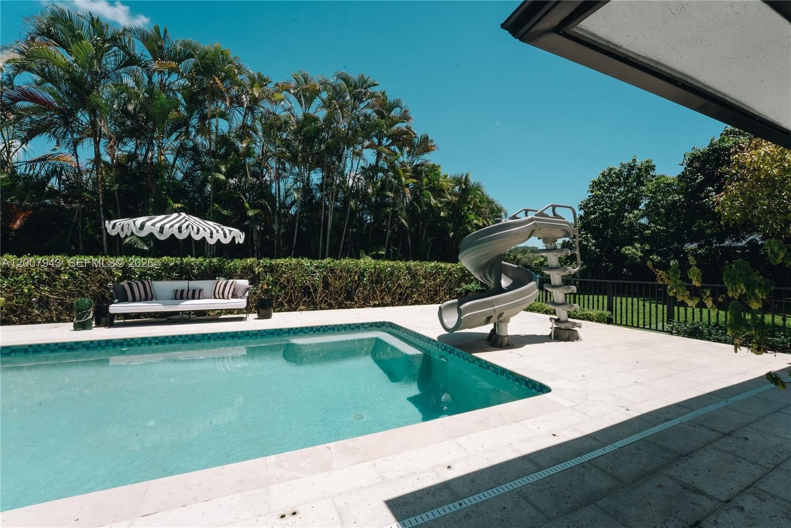 Real estate property located at 16241 Troon Cir, Miami-dade, Miami Lakes - Loch Lomond, Miami Lakes, FL